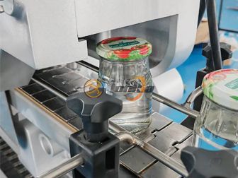Vacuum Capping Machine